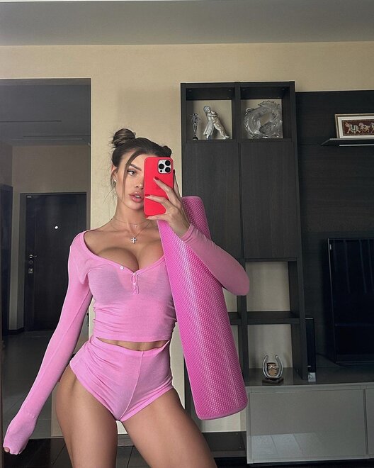 summerlovesummerl_343486929_1346112052632055_1619497416488399328_n