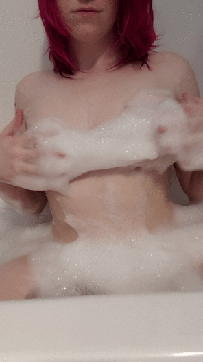 photo amateur Playing with bubbles [f] 