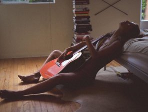 amateur-Foto Girl with her guitar