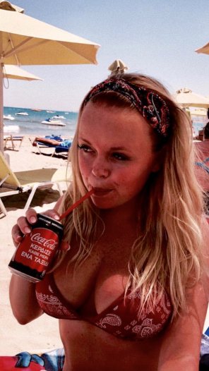foto amatoriale Coke on the beach