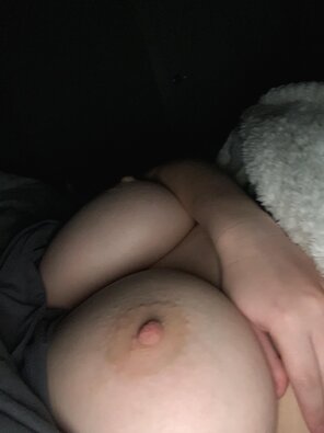 photo amateur Early morning tits, enjoy!