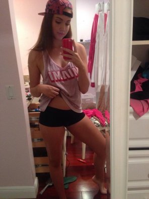 zdjęcie amatorskie Clothing Pink Mirror Selfie Leg 
