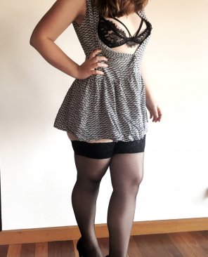 アマチュア写真 My [M20] Girlfriend [F25] modelling for me. Stockings,a bralette, a G-string, nipples and Red lipstick!