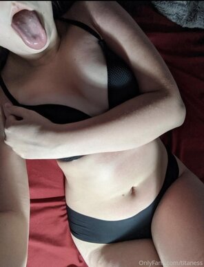 foto amateur can't go wrong with a pair of little black panties ðŸ˜‹ [f]