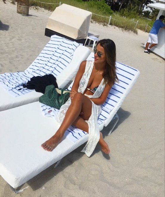 White Sun tanning Sunlounger Outdoor furniture Bikini