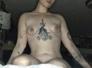 photo amateur Playing with light in my room ðŸ˜ˆ [f]