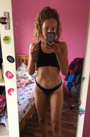 amateurfoto In front of her mirror