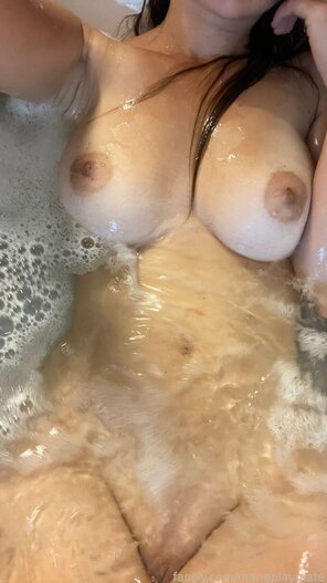 amateur pic bath (16)