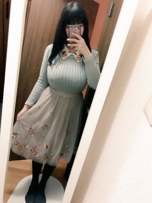 photo amateur Busty Asian in sweater