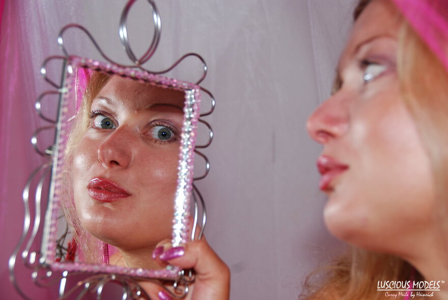 Meile 20080705-00102 nude