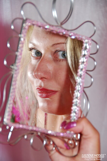 Meile 20080705-00104 nude