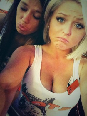 amateur photo Hooters girl of my dreams...