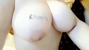 photo amateur Verifying my big pale tits