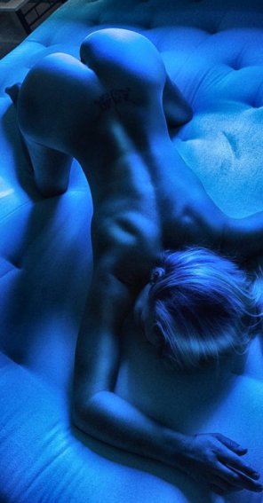foto amadora Bathed in blue