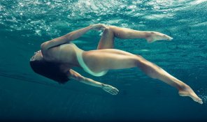 foto amateur Natalie Coughlin's tanline swimsuit