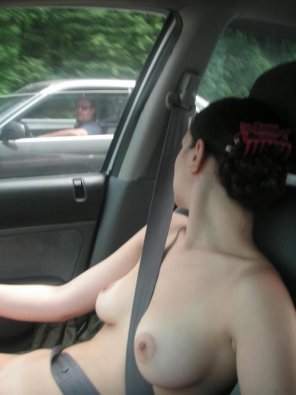 amateur pic Show off Clothes in Car