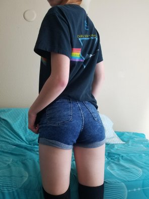 amateur pic Short shorts [f]