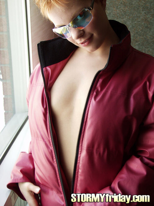 amateur photo EMILY DAVINCI PIC299