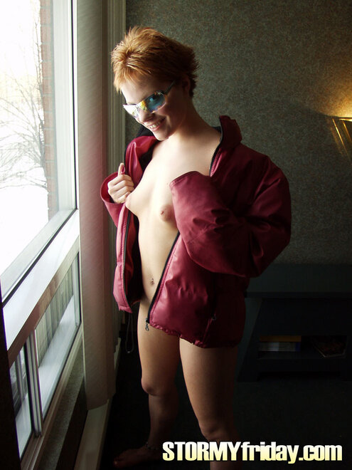 amateur photo EMILY DAVINCI PIC306