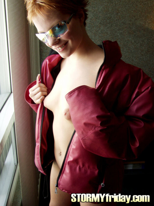 amateur photo EMILY DAVINCI PIC307