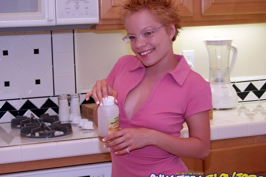 amateur photo EMILY DAVINCI PIC245