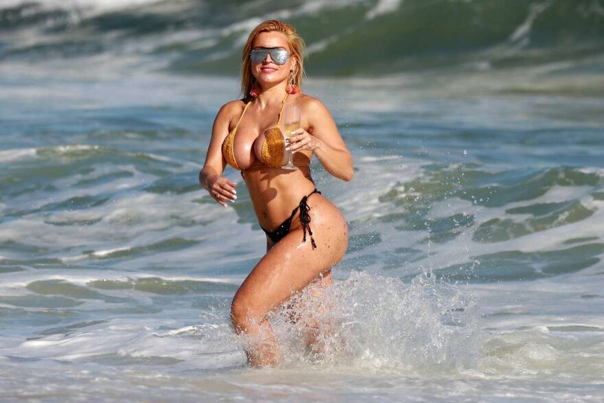 12_loira12-8971544 (1) nude