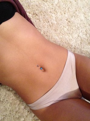 amateur-Foto do you like my tummy?