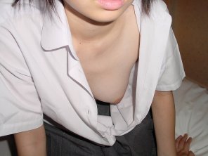amateur photo [image] Asian Teen Down Blouse Reveals a Sweet Titty