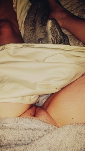 amateur photo [F39] We could lounge in bed and keep occupied all weekend if you'd let us...