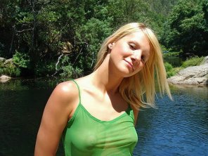 amateur-Foto Beautiful blonde in the sun.