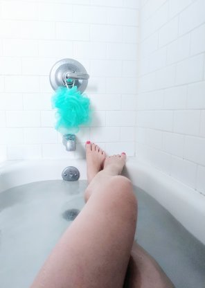 amateur pic [oc] what do you prefer: baths or showers?