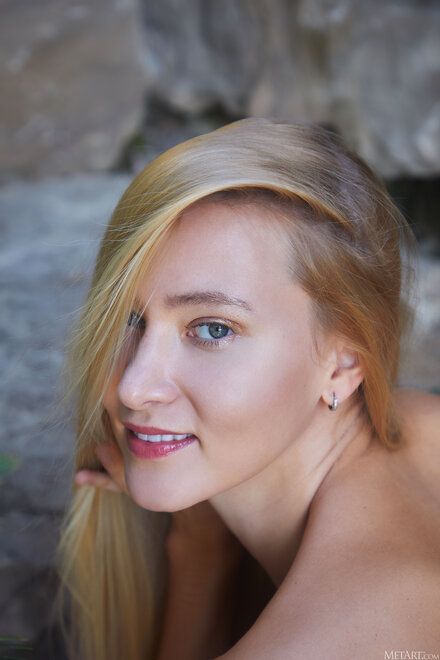 MetArt_Golden-Charm_Ivi-Rein_high_0045