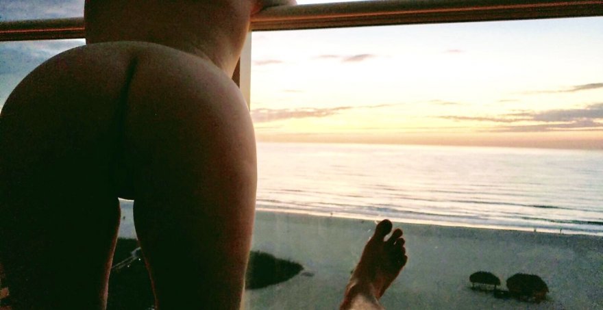 Which view is you like better? My ass or the sunset?