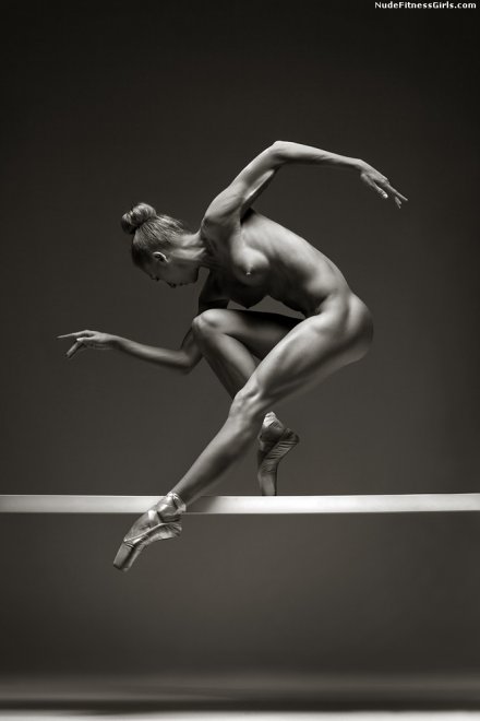 Artsy Ballerina nude