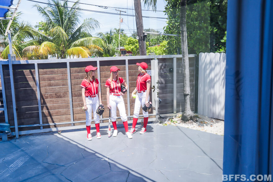 bffs_home_run_hotties_022