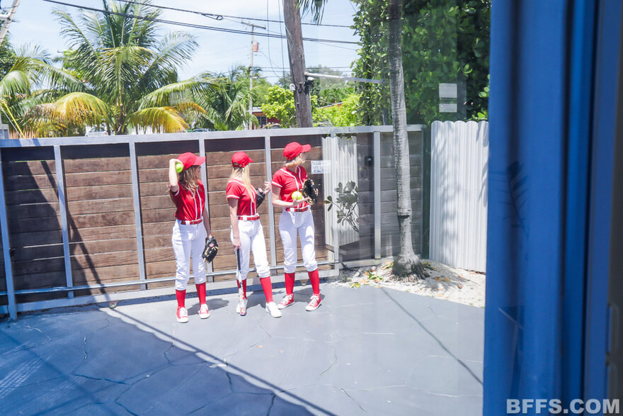 bffs_home_run_hotties_023