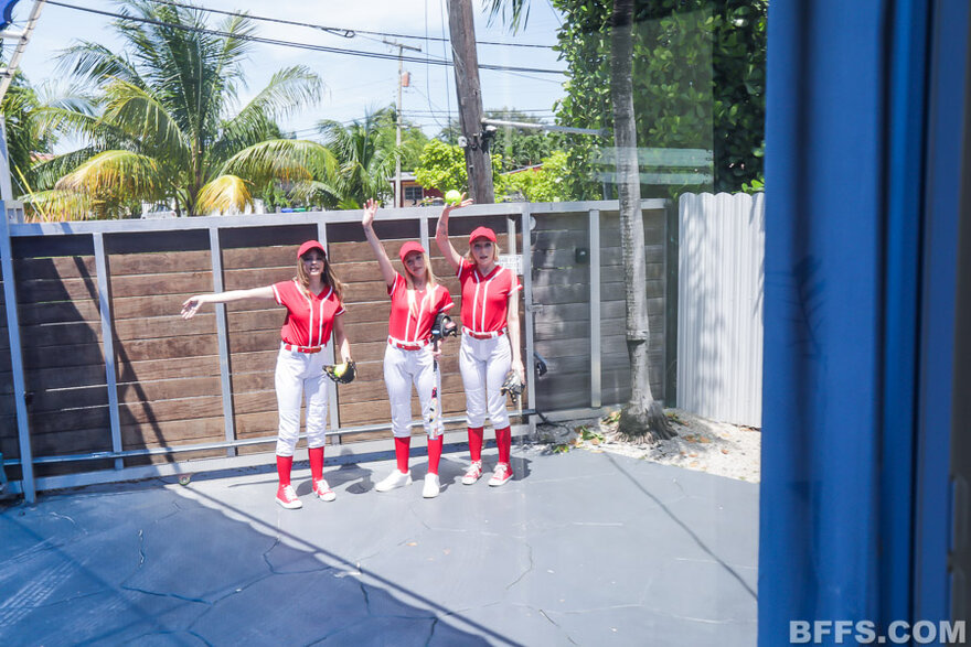 bffs_home_run_hotties_025