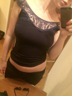 amateur photo [f] one more, it's date night; oh no bra, can you see my nipples?