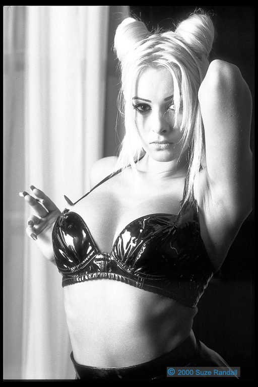 amateur photo A2086H02