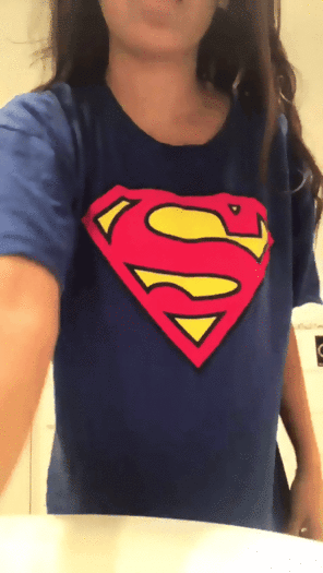photo amateur Supergirl needs s Superman