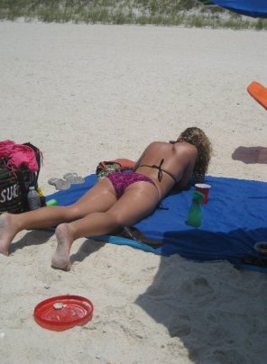 photo amateur Laying out, face down