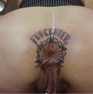 amateurfoto tattooed asshole