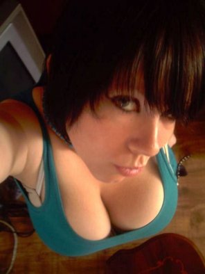 amateur pic downblouse emo