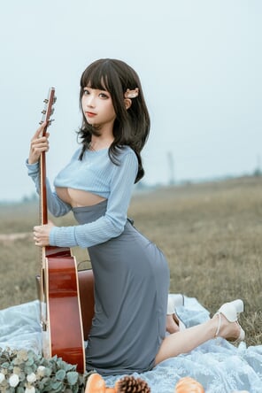 foto amadora Chunmomo-蠢沫沫-Guitar-Sister-7