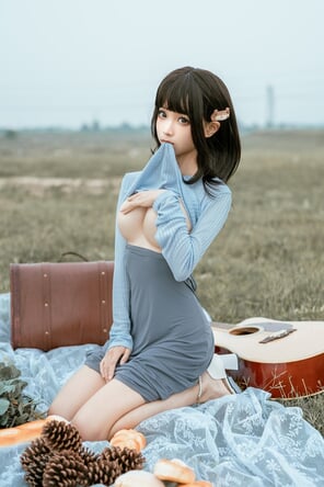 foto amateur Chunmomo-蠢沫沫-Guitar-Sister-12
