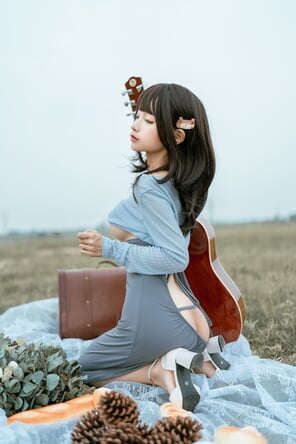 zdjęcie amatorskie Chunmomo-蠢沫沫-Guitar-Sister-16