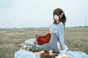 foto amadora Chunmomo-蠢沫沫-Guitar-Sister-20