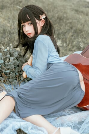 foto amadora Chunmomo-蠢沫沫-Guitar-Sister-25