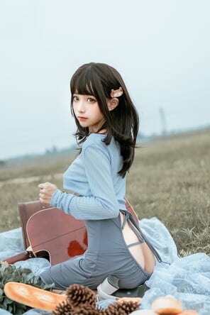 zdjęcie amatorskie Chunmomo-蠢沫沫-Guitar-Sister-30
