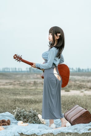 amateur pic Chunmomo-蠢沫沫-Guitar-Sister-42